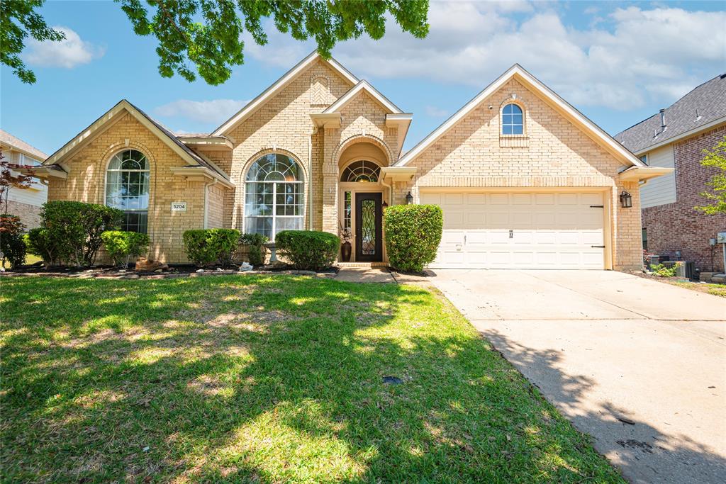5204 Lake Bend Drive