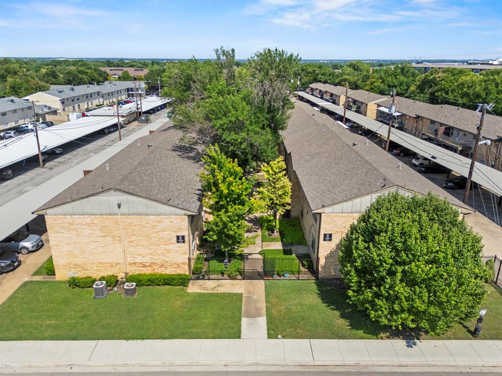 Sandhurst Plaza Condo - Residential