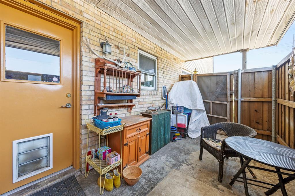 Sandhurst Plaza Condo - Residential