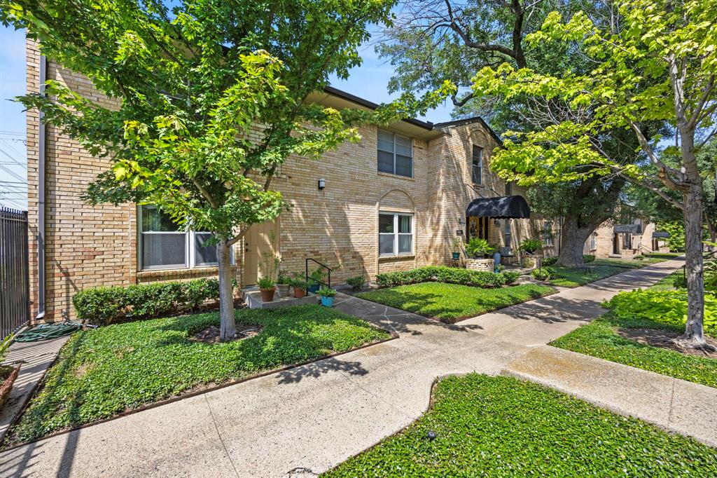 5811 Sandhurst Lane A