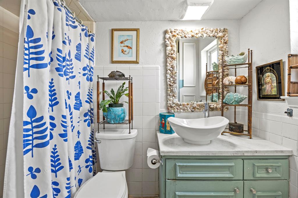 Sandhurst Plaza Condo - Residential