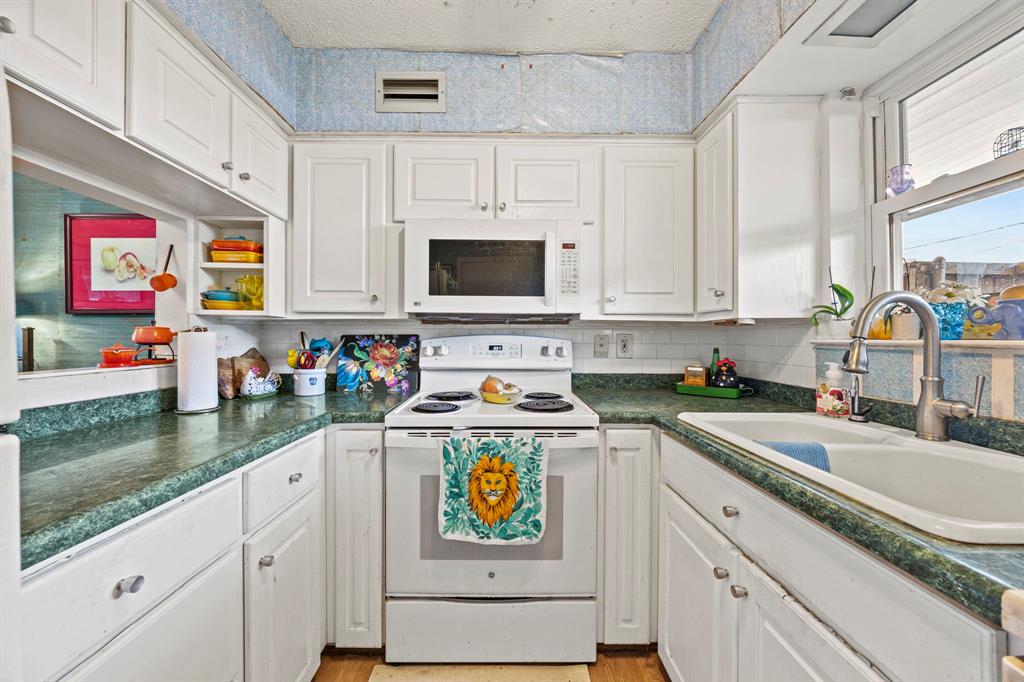 Sandhurst Plaza Condo - Residential