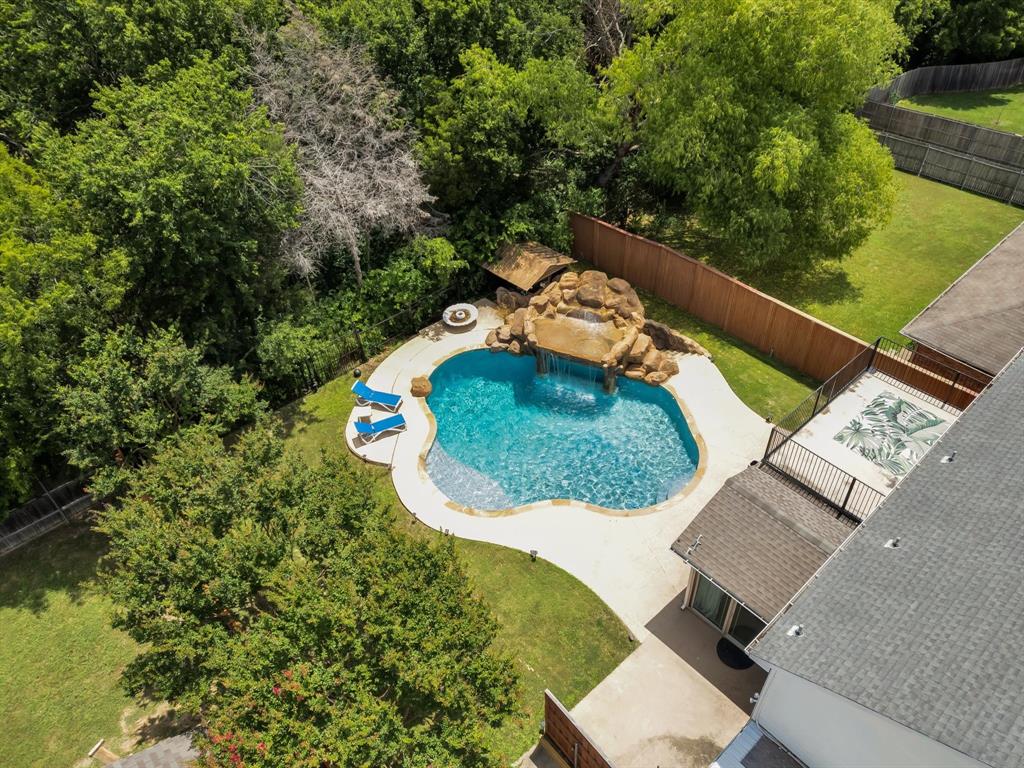 3676 Hawthorne Trail