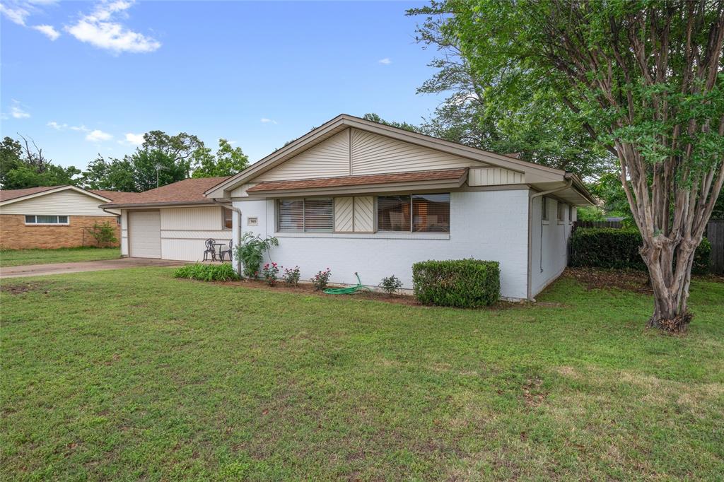 505 Wilshire Drive