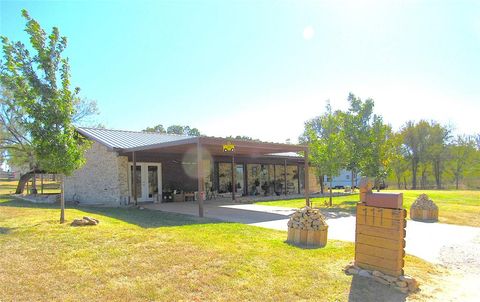 A home in Jacksboro