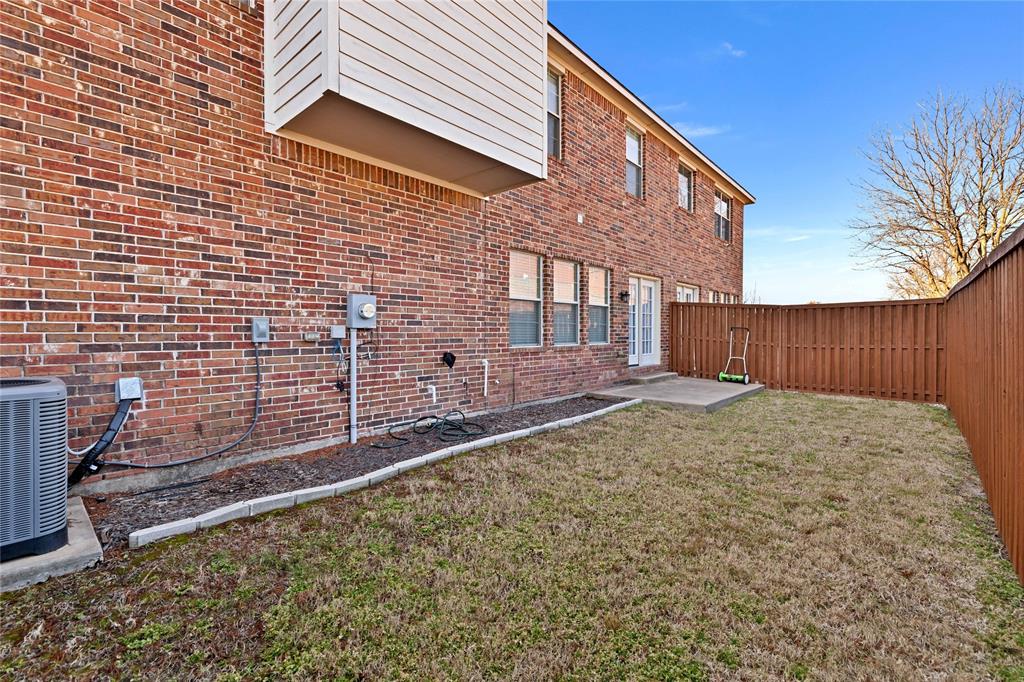 Chateaux Of Allen Twnhms The - Residential