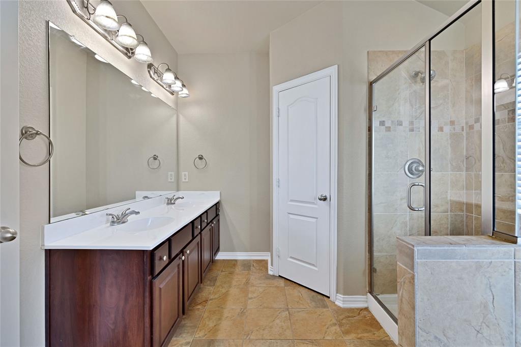 Chateaux Of Allen Twnhms The - Residential