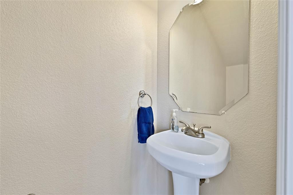 Chateaux Of Allen Twnhms The - Residential