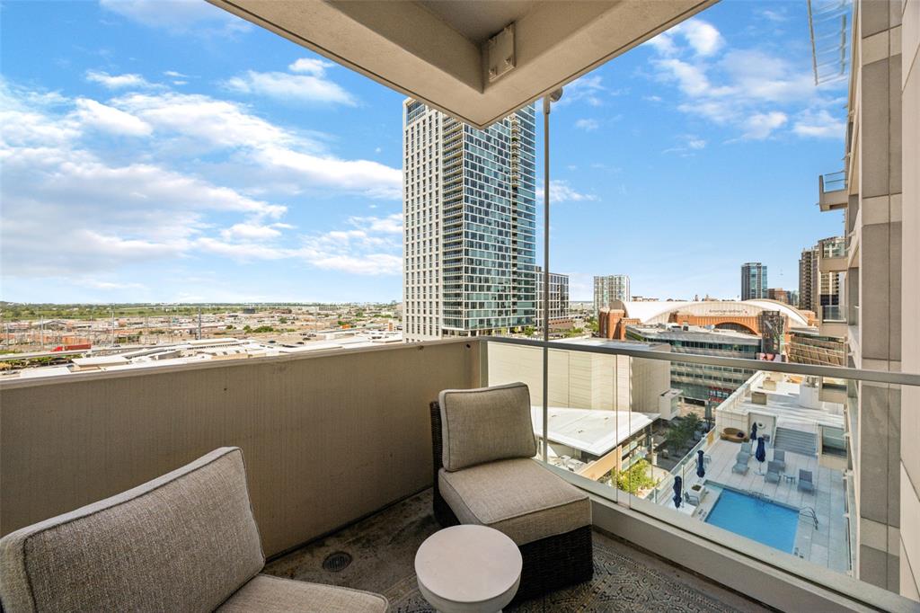 2408 Victory Park Lane 1031