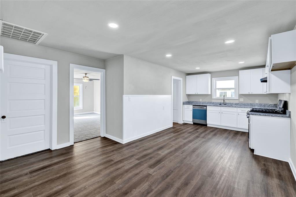 Ennis-Dvv - Residential Lease