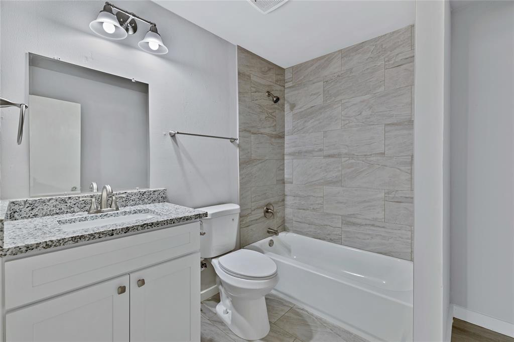 Ennis-Dvv - Residential Lease