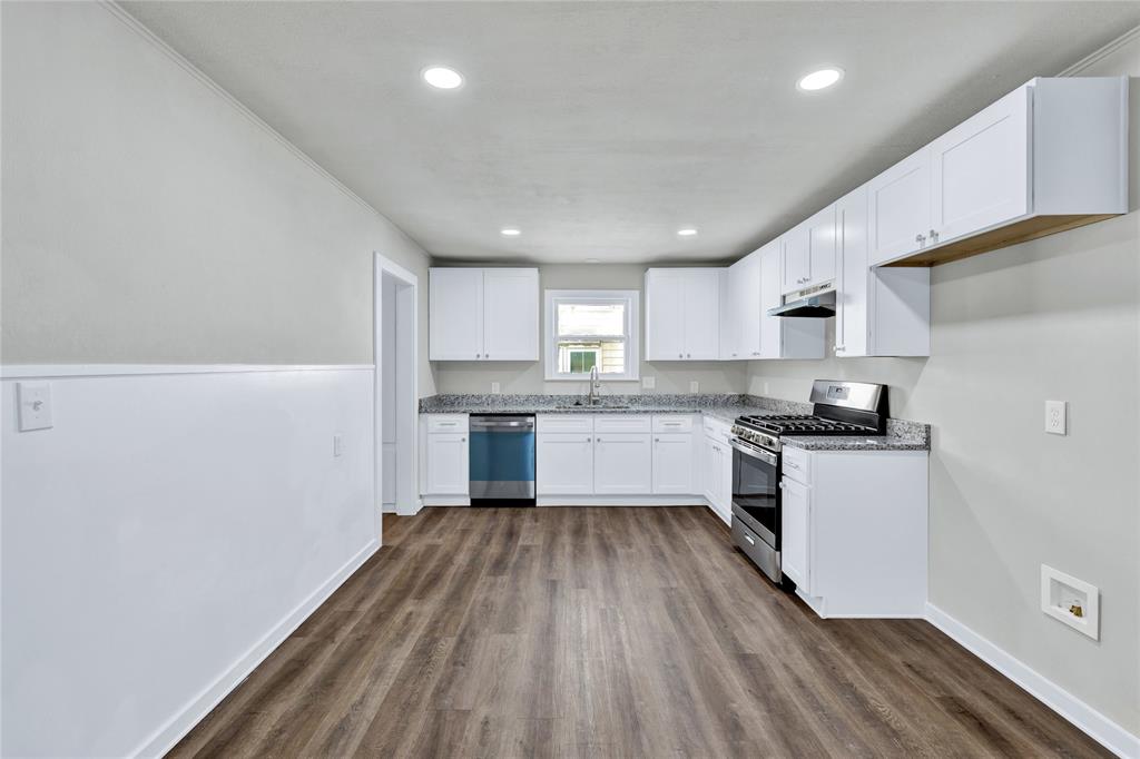 Ennis-Dvv - Residential Lease