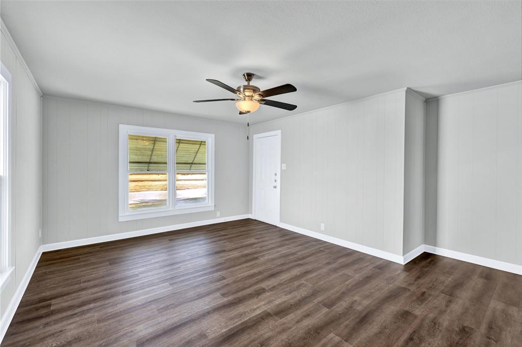 Ennis-Dvv - Residential Lease