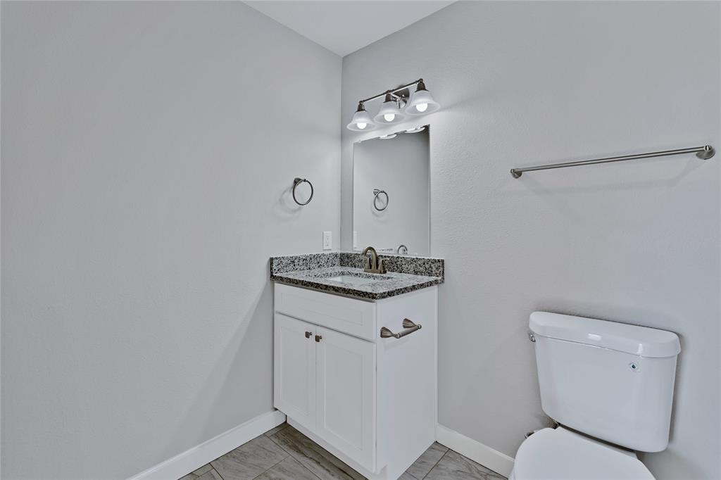 Ennis-Dvv - Residential Lease