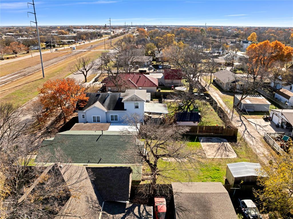 Ennis-Dvv - Residential Lease