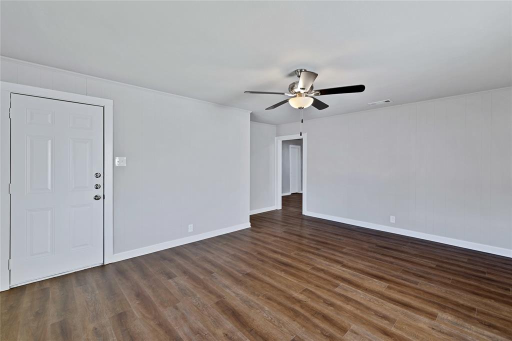 Ennis-Dvv - Residential Lease