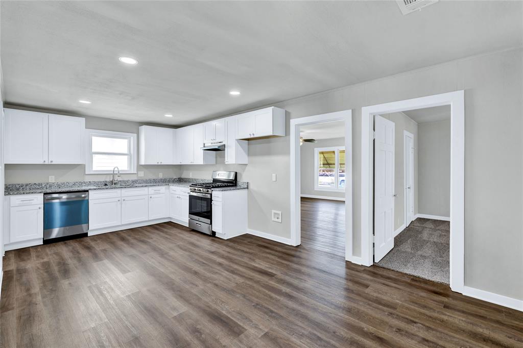 Ennis-Dvv - Residential Lease