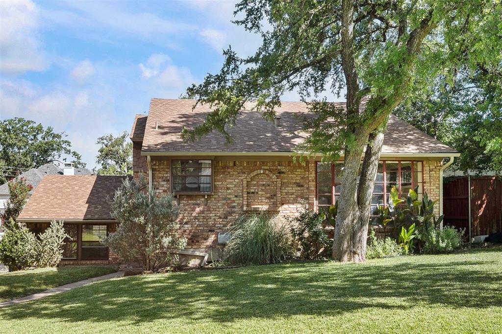7735 Deer Trail Drive