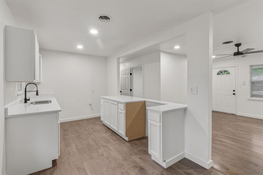 3937 Woodlane Avenue