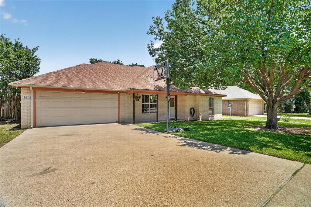 1801 Rayna Drive