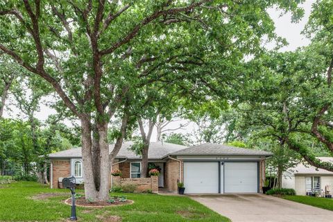 Photo of 4202 Blossom Trail, Arlington, TX 76016 (MLS # 21268200)