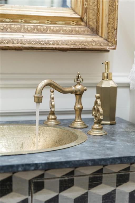 Mt Lookout - Residential