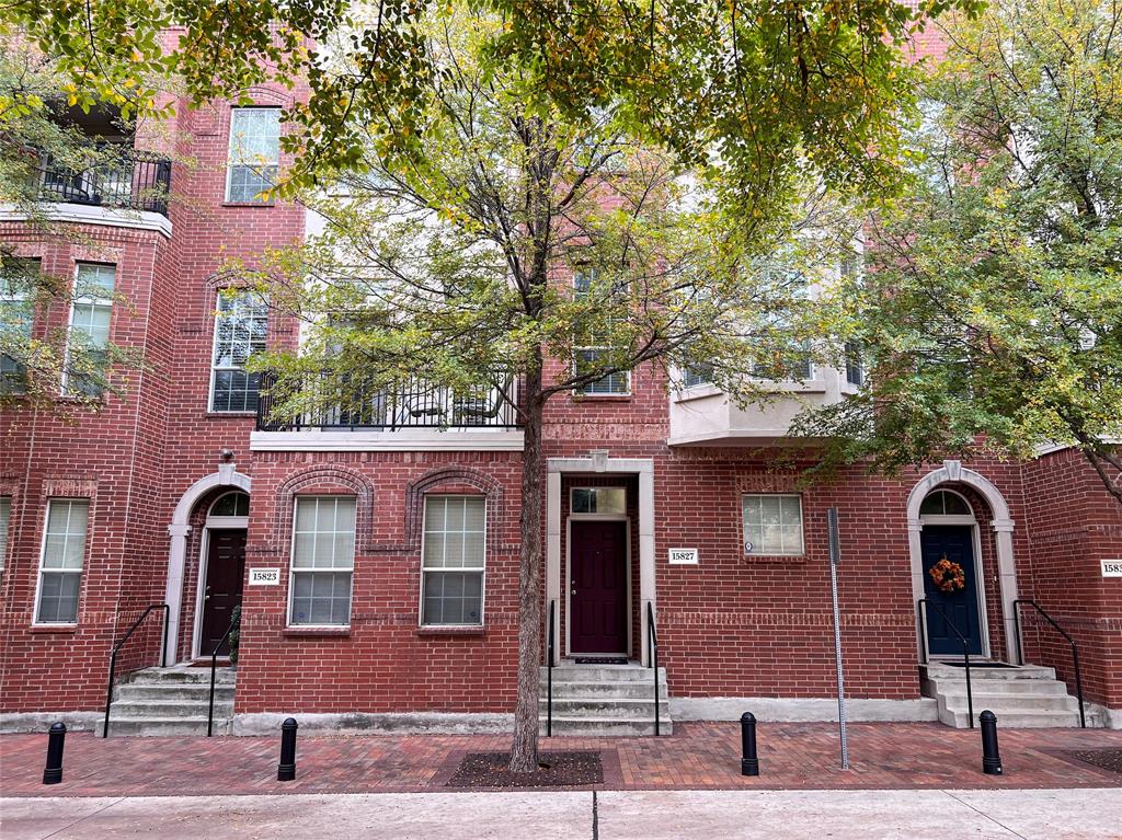 Townhomes District - Residential Lease