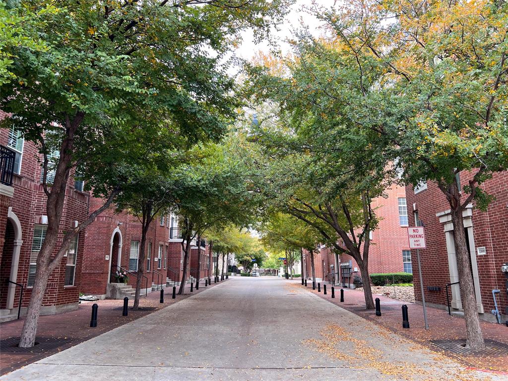 Townhomes District - Residential Lease