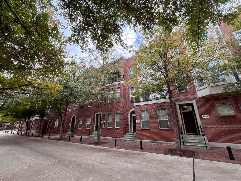 Townhomes District - Residential Lease