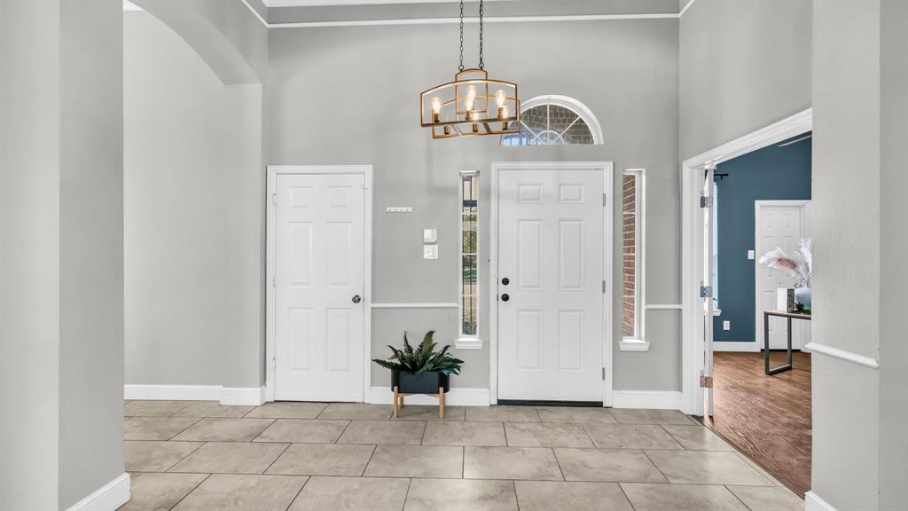 5709 Courtney Circle