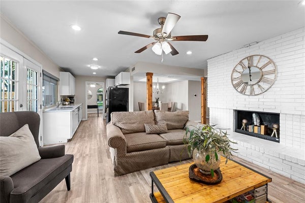 5005 OVERTON CIR, THE COLONY, TX 75056 - Image b15b09bde03fbfe7b04fd3aae7ea1bf2/1277983842