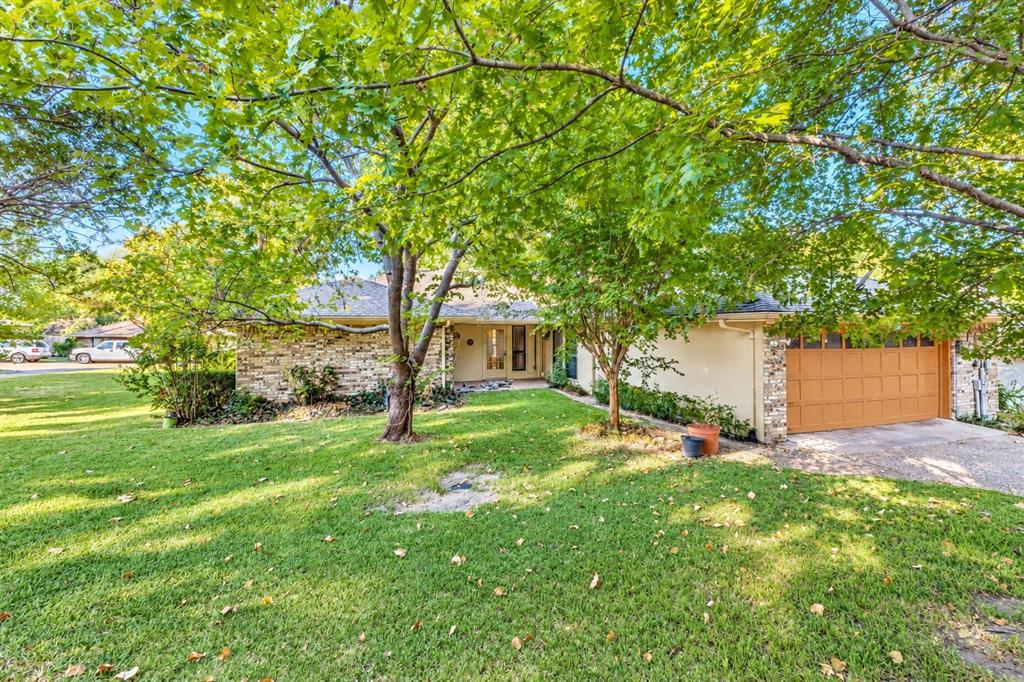 204 Lakehill Drive