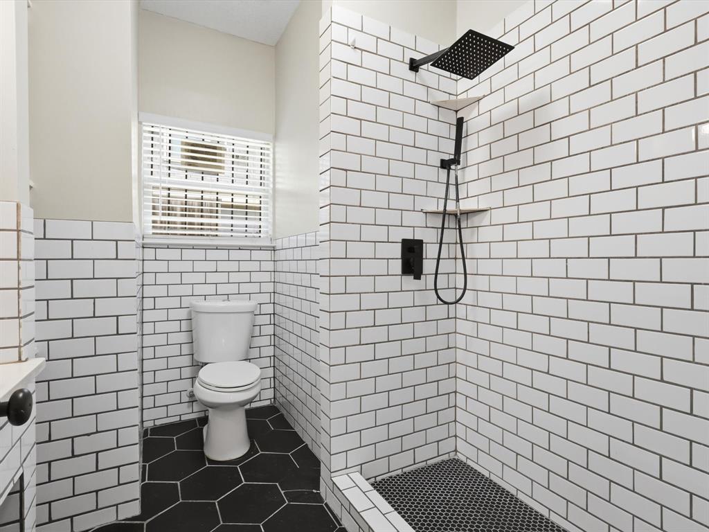 KAHN E M & CO EMP LOAN & SAV A - Residential