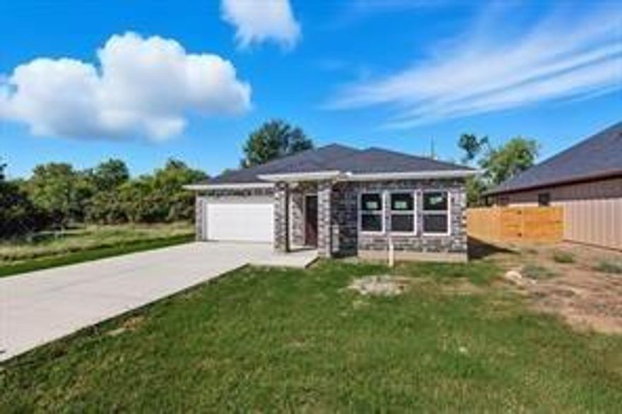 New construction home offering a spacious and functional layout, approximately 95% complete. Final touches such as select light fixtures and minor finishes remain, providing a great opportunity for buyers to add their personal touch. Features include granite countertops, open living areas, and well-proportioned bedrooms.

Priced accordingly to reflect remaining completion items. This property may be a great option for first-time homebuyers, including those considering renovation loan programs such as FHA 203(k).

Buyer to verify all information, including room dimensions, schools, and property details. Home is being Sold As-Is