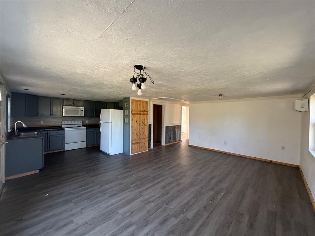1860 San Saba Street