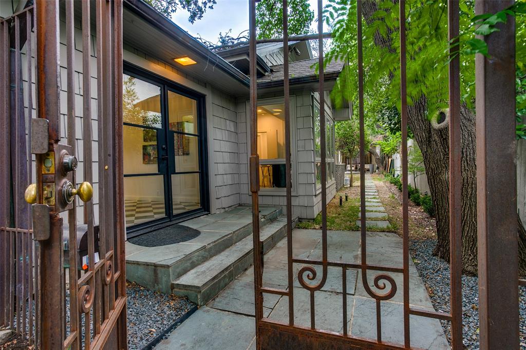 4126 Gilbert Avenue