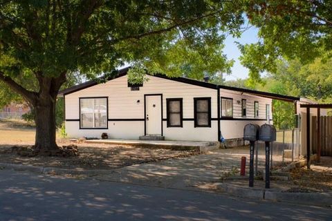 8437 Redonda Street White Settlement TX 76108