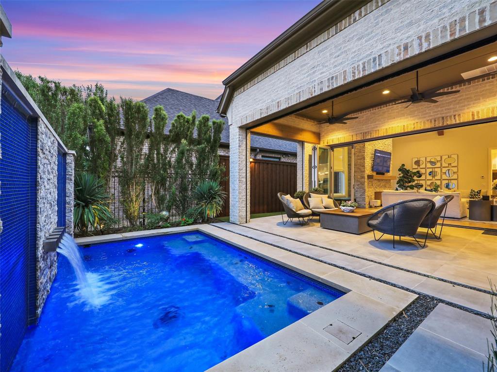 Lawn-Glen Abbey - Residential