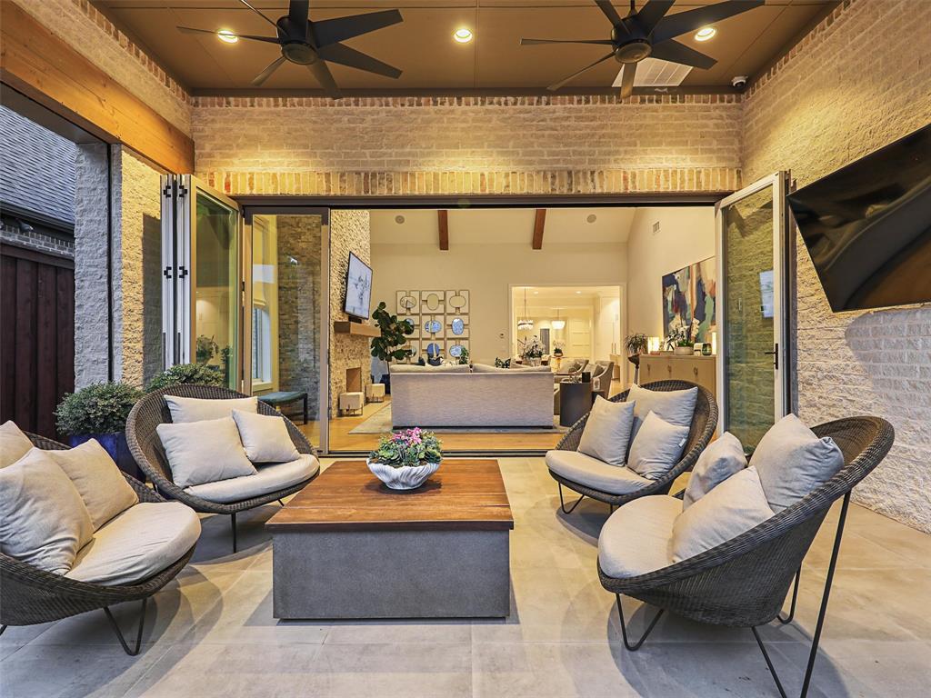 Lawn-Glen Abbey - Residential