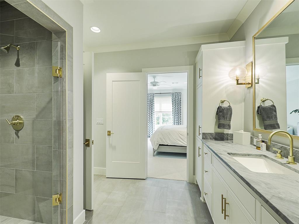 Lawn-Glen Abbey - Residential