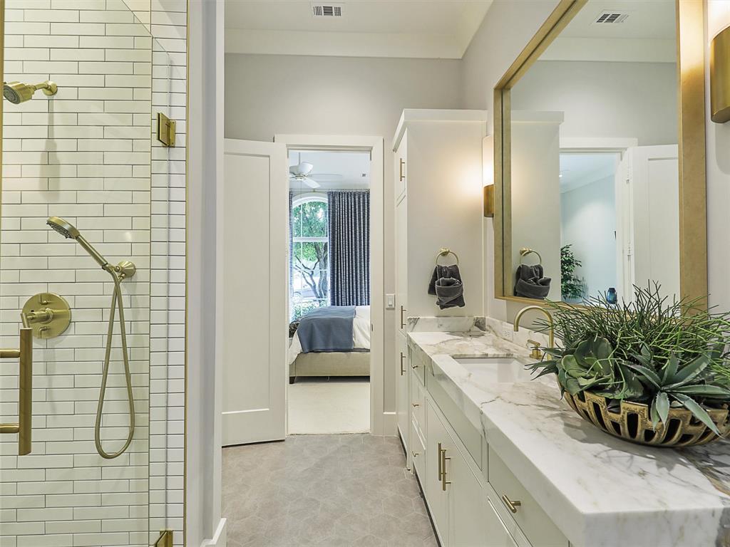 Lawn-Glen Abbey - Residential