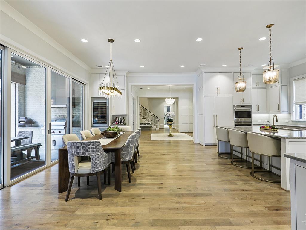 Lawn-Glen Abbey - Residential