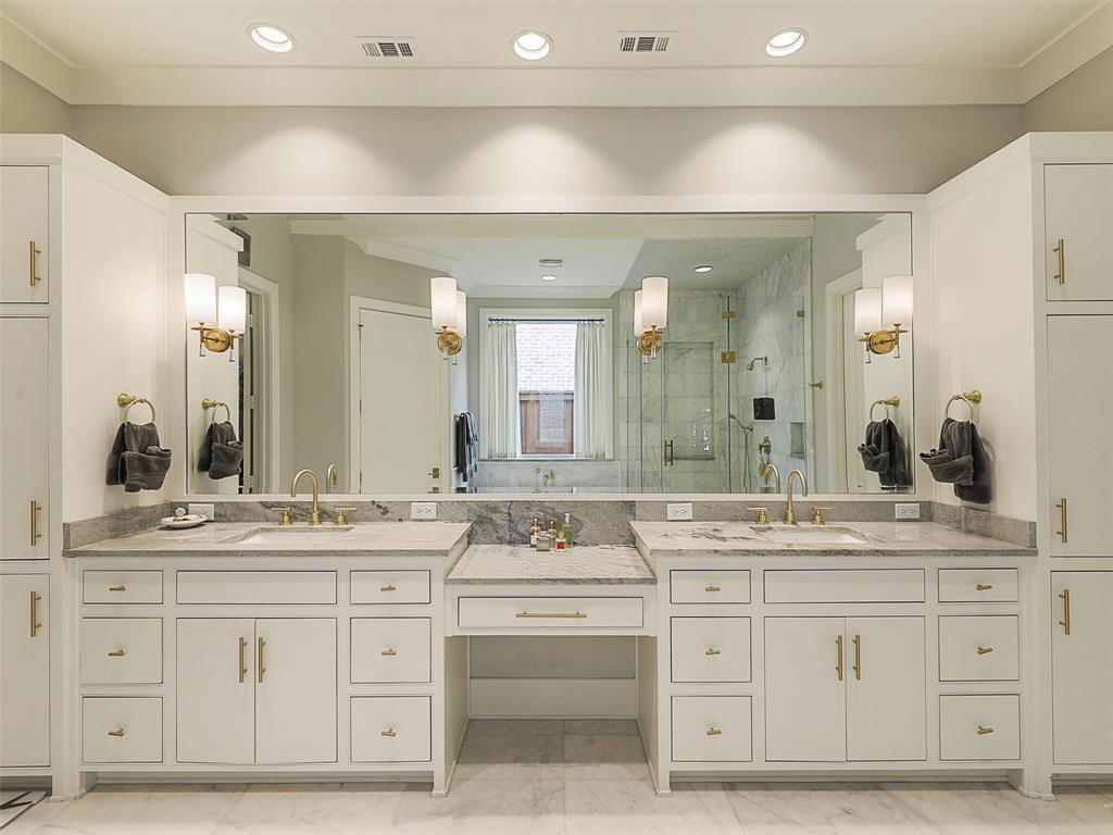 Lawn-Glen Abbey - Residential