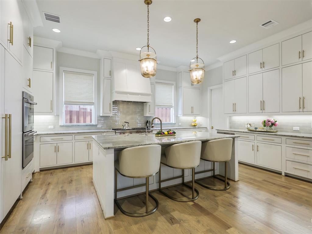 Lawn-Glen Abbey - Residential