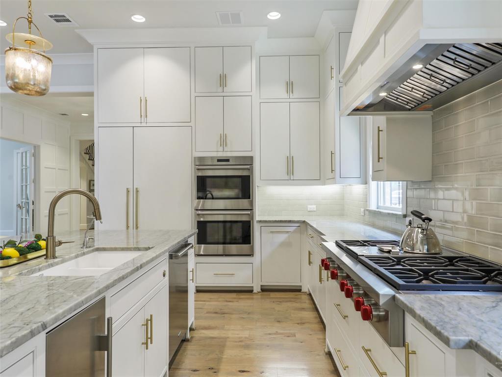 Lawn-Glen Abbey - Residential