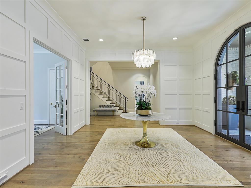 Lawn-Glen Abbey - Residential