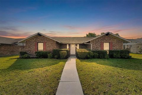 Photo of 1206 Misty Way, Garland, TX 75040 (MLS # 21211311)