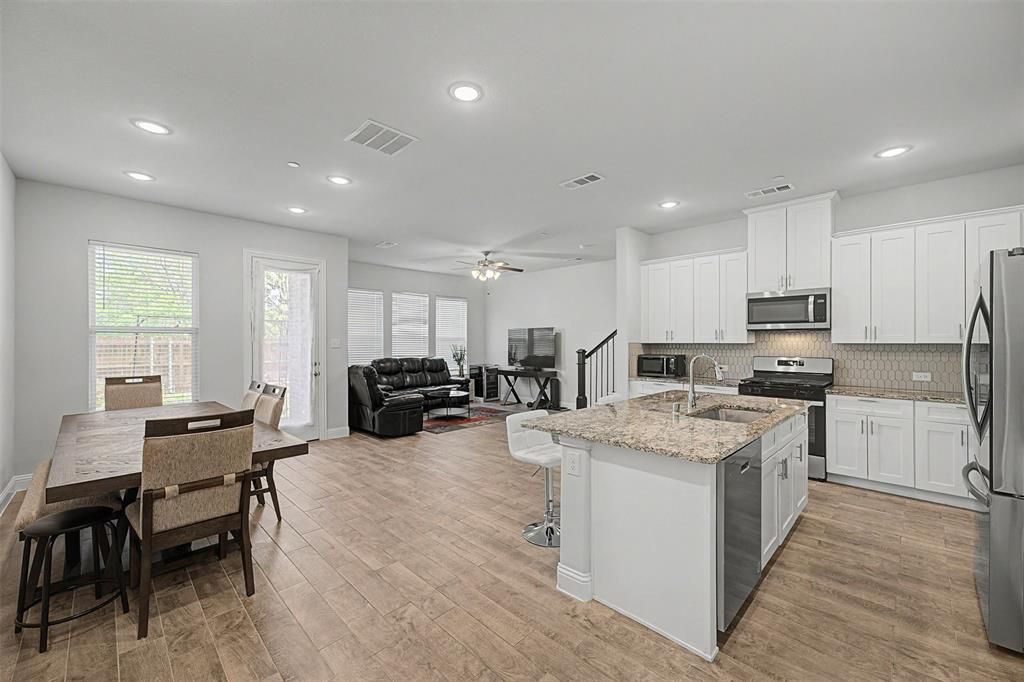 Photo of 537 Hutchinson Lane, Lewisville, TX 75077 (MLS # 21258381)