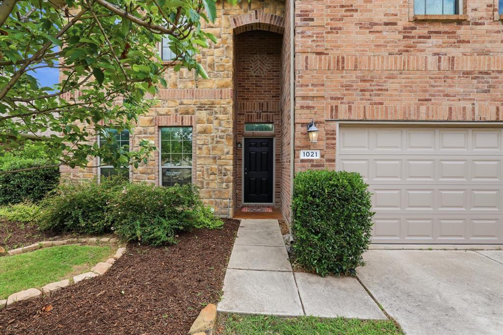 1021 English Ivy Drive