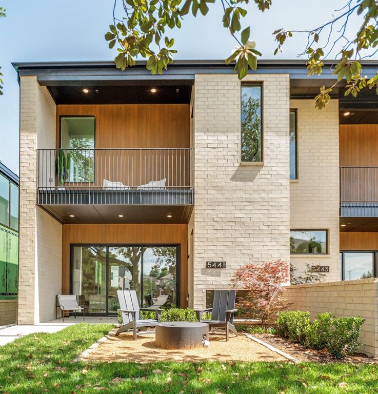 5443 Ellsworth
